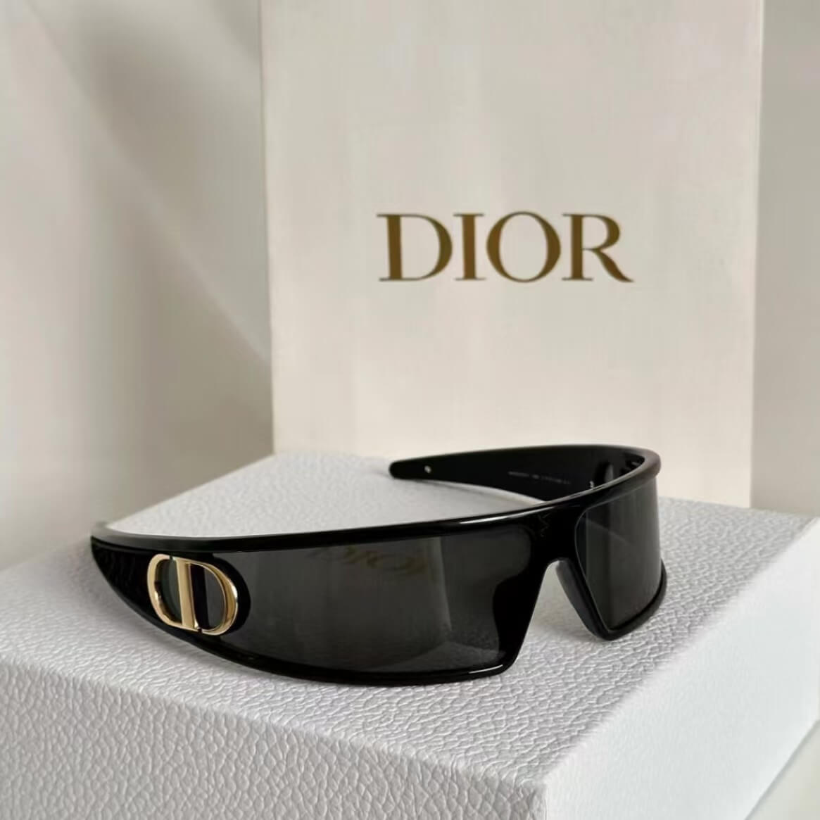 Runway Style Modern Headband Sunglasses