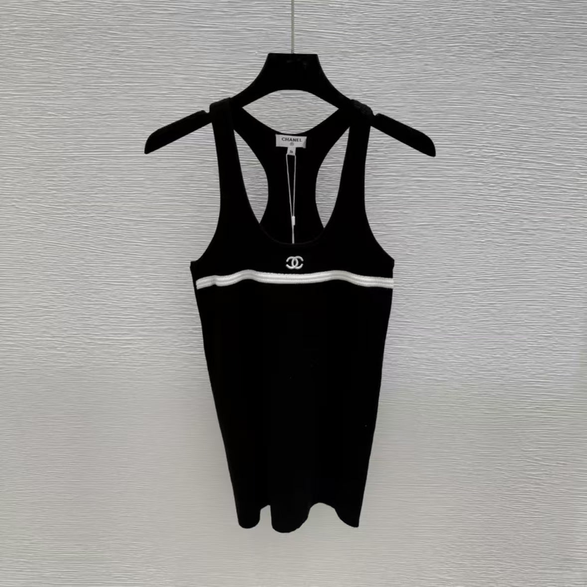 Classic Minimalist U-Neck Knit Vest