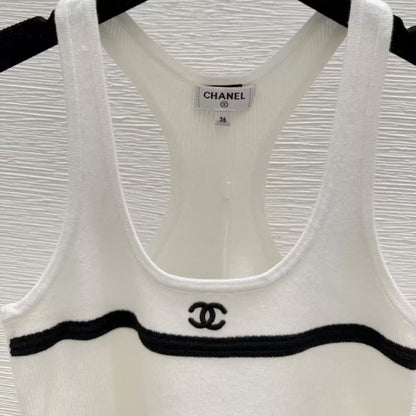 Classic Minimalist U-Neck Knit Vest